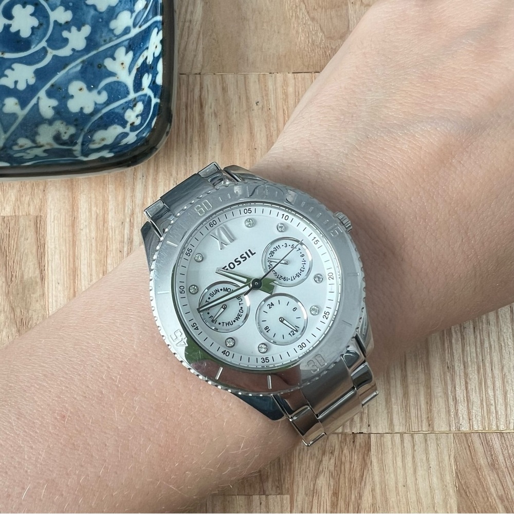 Fossil ladies silver tone dress watch NEW BATTERY